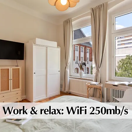 Calm Escape - 75m2 Altbau-apartment, 2br, Smart-tv, Garden Βερολίνο
