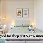 Calm Escape - 75m2 Altbau-apartment, 2br, Smart-tv, Garden Appartamento Berlino