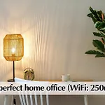 Calm Escape - 75m2 Altbau-apartment, 2br, Smart-tv, Garden * Berlino